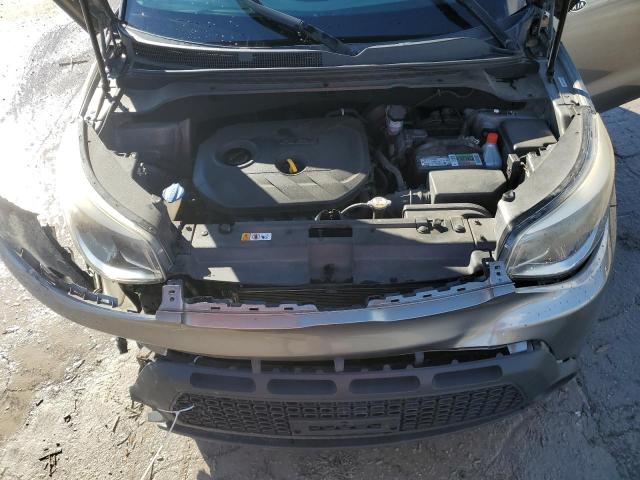 KNDJP3A57F7116131 - 2015 KIA SOUL + GRAY photo 12