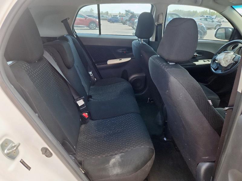 JTKKUPB49D1034209 - 2013 TOYOTA SCION XD WHITE photo 10