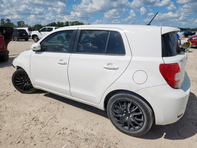 JTKKUPB49D1034209 - 2013 TOYOTA SCION XD WHITE photo 2