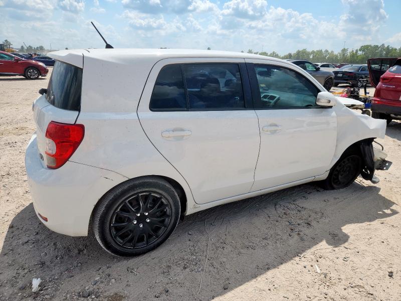 JTKKUPB49D1034209 - 2013 TOYOTA SCION XD WHITE photo 3