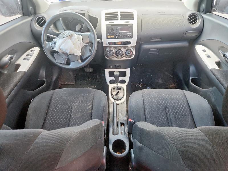 JTKKUPB49D1034209 - 2013 TOYOTA SCION XD WHITE photo 8