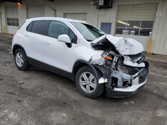 3GNCJKSBXLL141449 - 2020 CHEVROLET TRAX LS WHITE photo 4