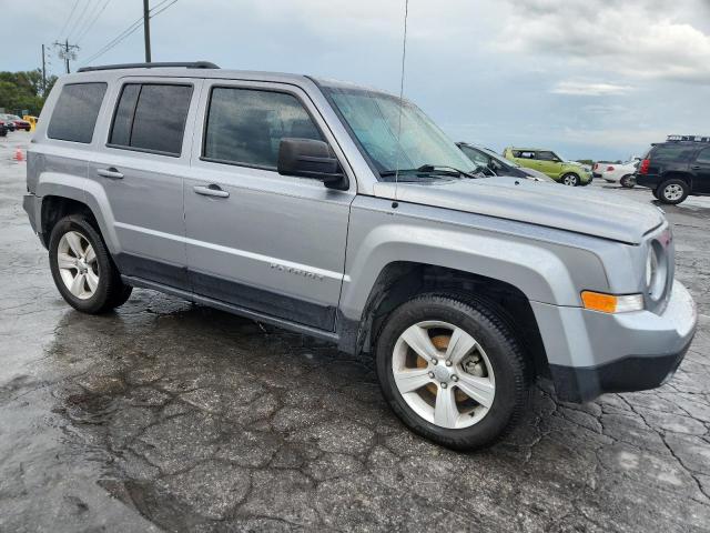 1C4NJRBB0GD650858 - 2016 JEEP PATRIOT SPORT Արծաթագույն լուսանկար 4