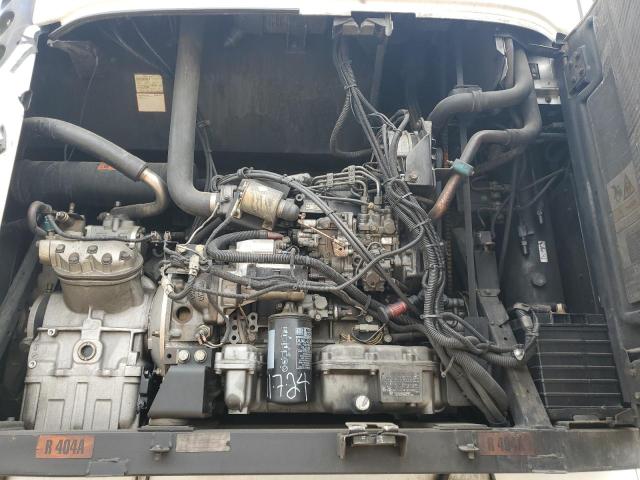 1UYVS2482FU407414 - 2015 UTILITY VS2RA WHITE photo 7