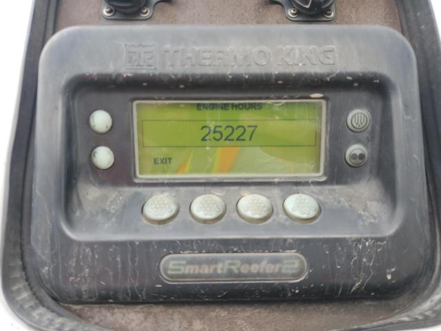 1UYVS2482FU407414 - 2015 UTILITY VS2RA WHITE photo 8