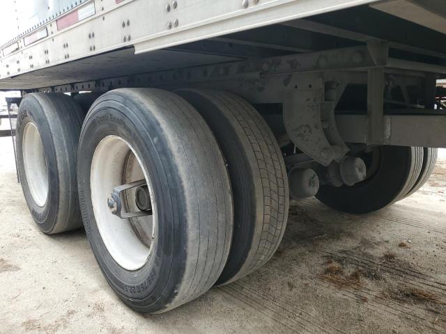 1UYVS2482FU407414 - 2015 UTILITY VS2RA WHITE photo 9