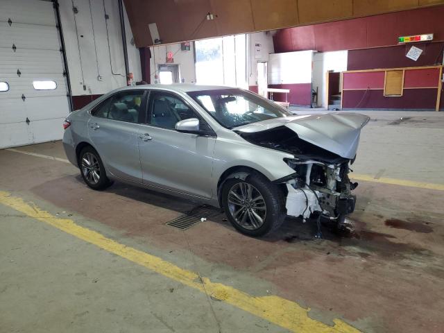 4T1BF1FKXGU252908 - 2016 TOYOTA CAMRY LE 银色 照片 4