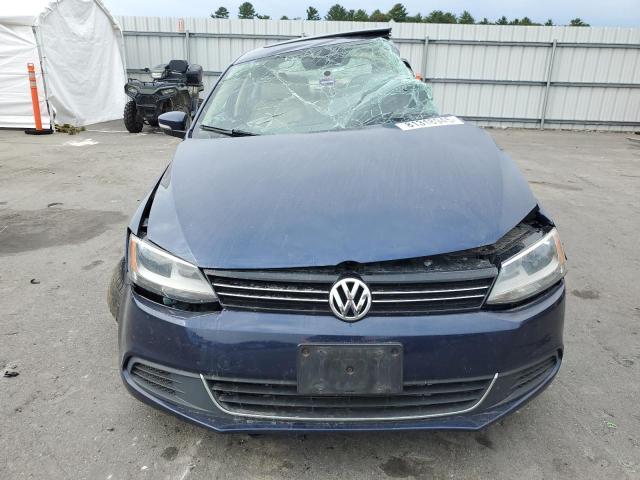3VW3L7AJ2EM386037 - 2014 VOLKSWAGEN JETTA TDI ლურჯი ფოტო 5