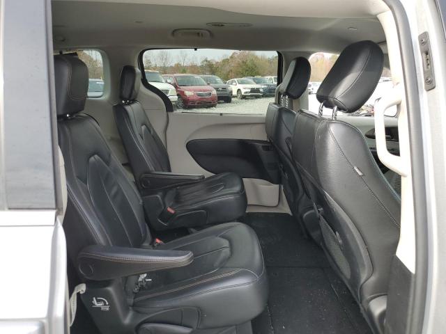 2C4RC1BG2HR667992 - 2017 CHRYSLER PACIFICA TOURING L SILVER photo 11