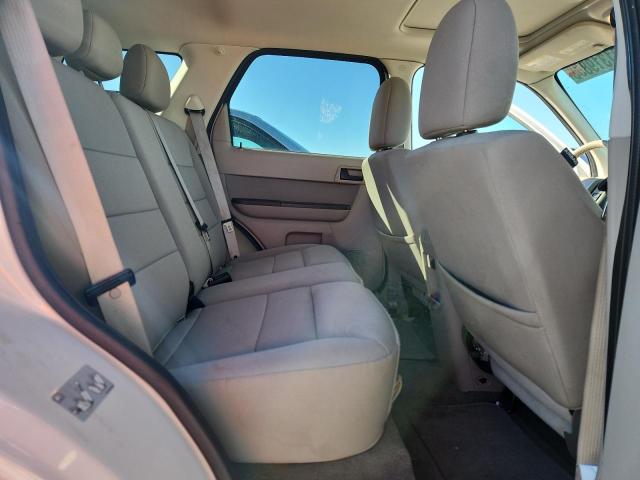 1FMCU9DG5AKC72204 - 2010 FORD ESCAPE XLT WHITE photo 11
