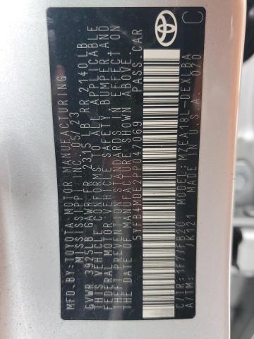 5YFB4MDE2PP047069 - 2023 TOYOTA COROLLA LE Argent photo 12