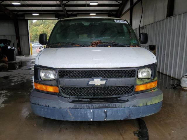 1GCFG15X181175428 - 2008 CHEVROLET EXPRESS G1 WHITE photo 5