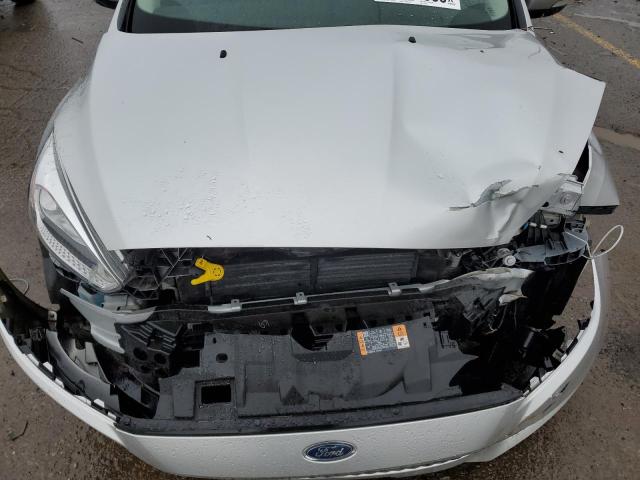 1FADP3F28GL365631 - 2016 FORD FOCUS SE SILVER photo 11