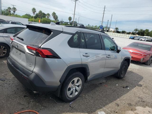 2T3G1RFV4KW031804 - 2019 TOYOTA RAV4 LE Plata foto 3