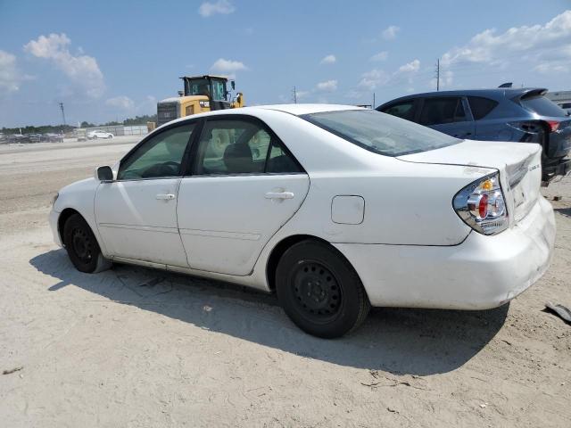 4T1BE30K05U608383 - 2005 TOYOTA CAMRY LE WHITE photo 2