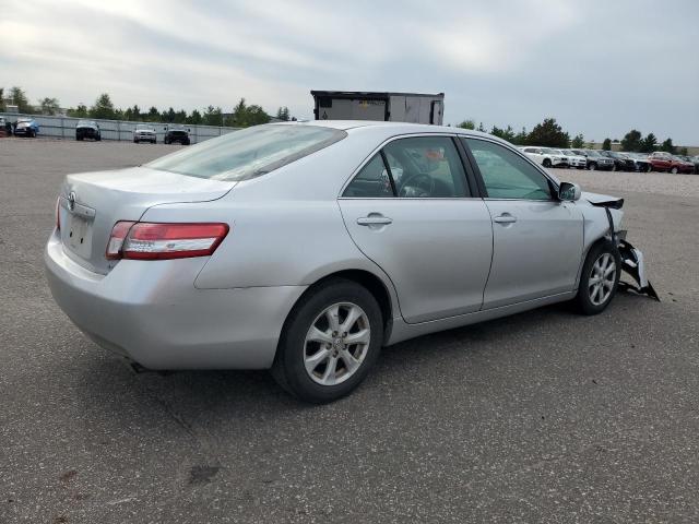 4T4BF3EK2AR035623 - 2010 TOYOTA CAMRY BASE Silber Foto 3