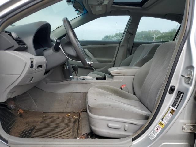 4T4BF3EK2AR035623 - 2010 TOYOTA CAMRY BASE Silber Foto 7