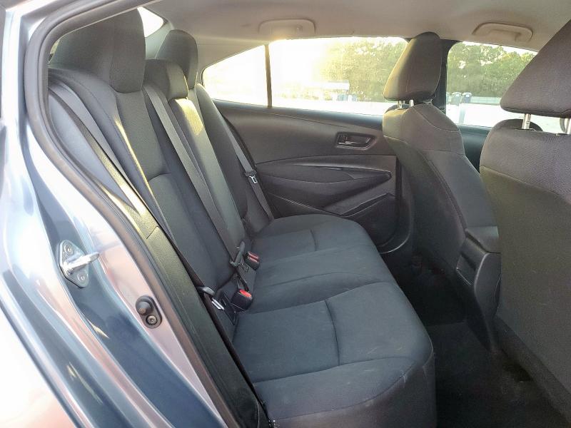 5YFEPMAE2NP290127 - 2022 TOYOTA COROLLA LE رمادي صورة 10