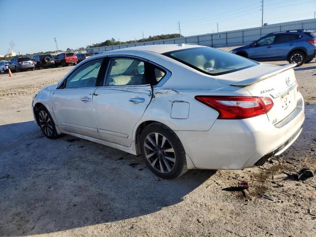 1N4AL3AP7HC257875 - 2017 NISSAN ALTIMA 2.5 WHITE photo 2