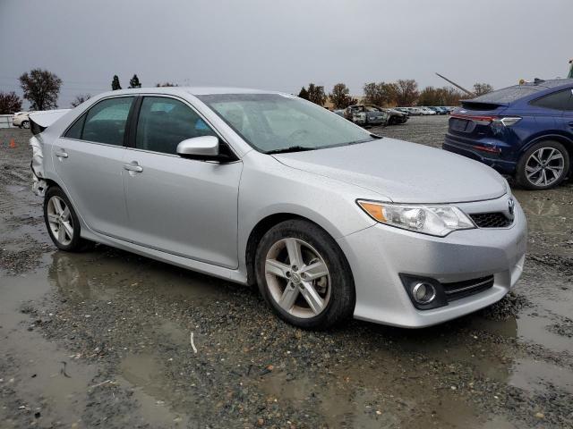 4T1BF1FK6DU644733 - 2013 TOYOTA CAMRY L SILVER photo 4