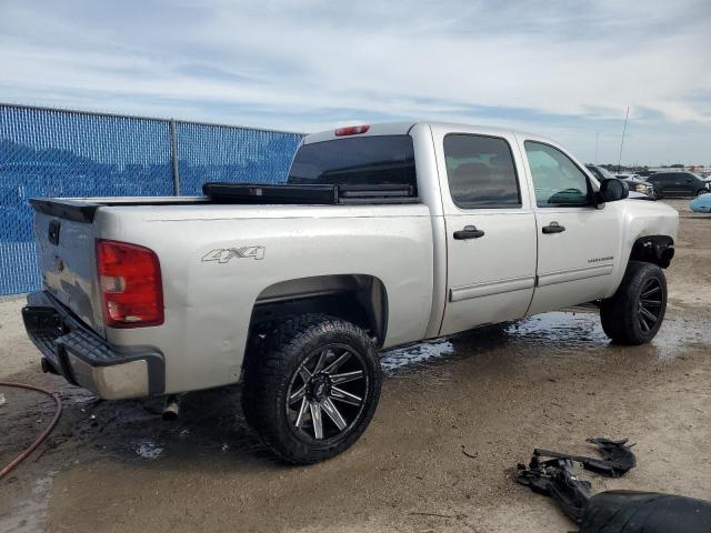 3GCPKREA2BG240549 - 2011 CHEVROLET SILVERADO K1500 LS SILVER photo 3