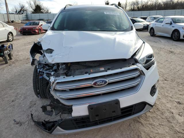 1FMCU0HD7JUB68619 - 2018 FORD ESCAPE SEL WHITE photo 5