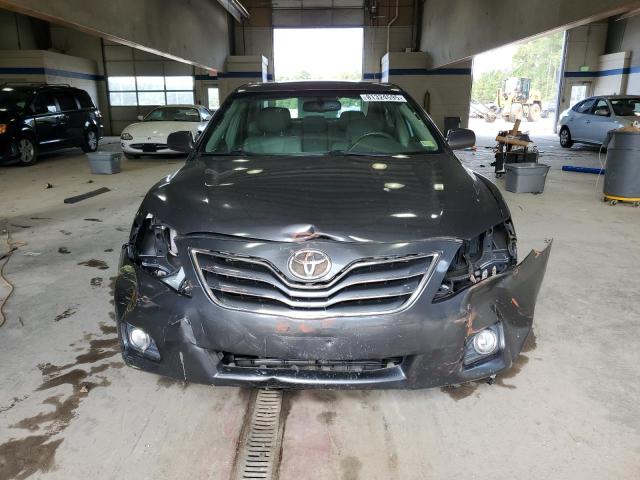 4T1BF3EK7BU194438 - 2011 TOYOTA CAMRY BASE Szary zdjęcie 5
