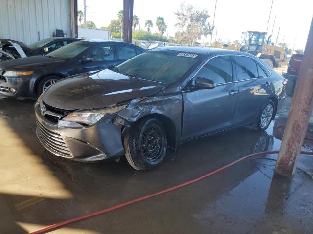 4T1BF1FK4HU795964 - 2017 TOYOTA CAMRY LE GRAY photo 1