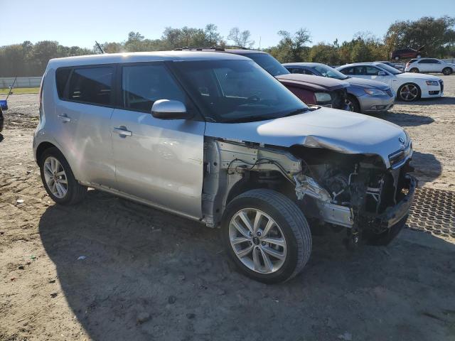 KNDJP3A54J7574721 - 2018 KIA SOUL + SILVER photo 4