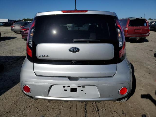 KNDJP3A54J7574721 - 2018 KIA SOUL + SILVER photo 6