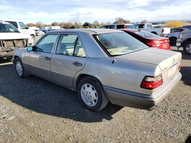 WDBEA32E0SC167195 - 1995 MERCEDES-BENZ E 320 BASE BEIGE photo 2