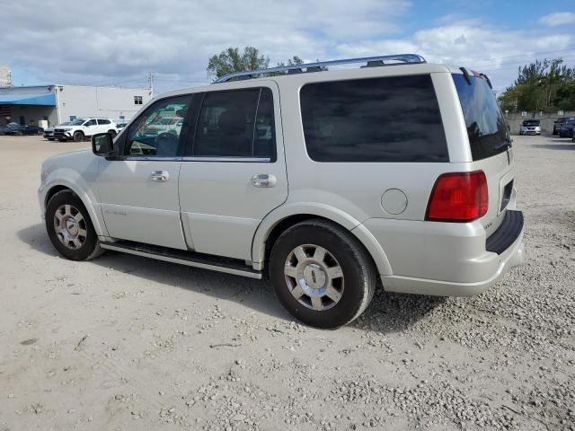 5LMFU28595LJ02454 - 2005 LINCOLN NAVIGATOR WHITE photo 2