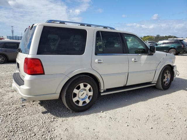 5LMFU28595LJ02454 - 2005 LINCOLN NAVIGATOR WHITE photo 3