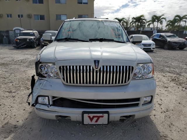 5LMFU28595LJ02454 - 2005 LINCOLN NAVIGATOR WHITE photo 5