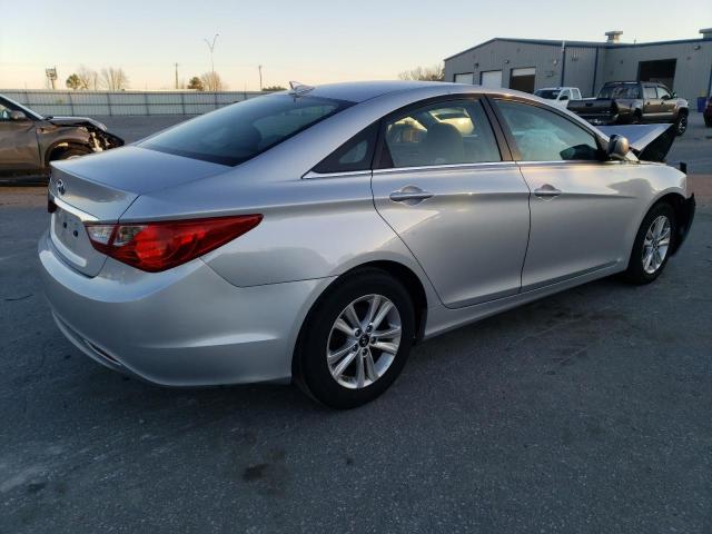 5NPEB4ACXCH321471 - 2012 HYUNDAI SONATA GLS SILVER photo 3