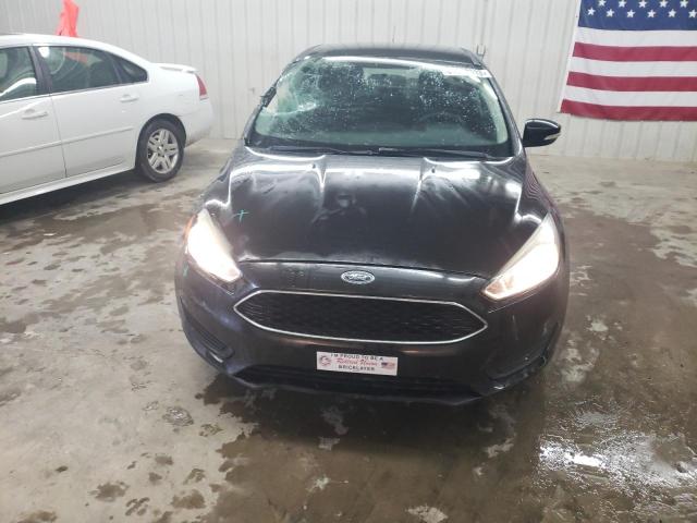 1FADP3F27FL296512 - 2015 FORD FOCUS SE BLACK photo 5