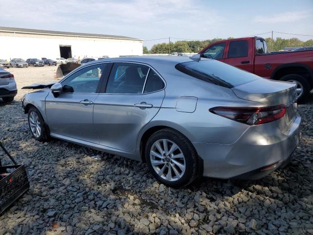 4T1C11AKXMU459157 - 2021 TOYOTA CAMRY LE SILVER photo 2