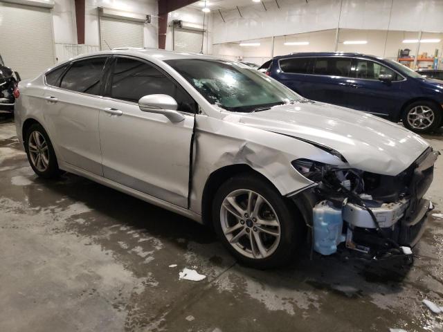 3FA6P0H72JR156054 - 2018 FORD FUSION SE SILVER photo 4