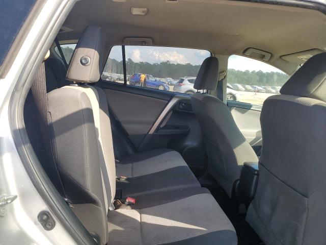 JTMZFREVXFD049416 - 2015 TOYOTA RAV4 LE Silber Foto 10