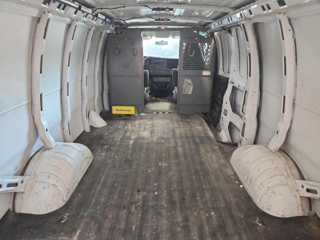 1GCWGAFF9G1133061 - 2016 CHEVROLET EXPRESS G2 Білий фото 10