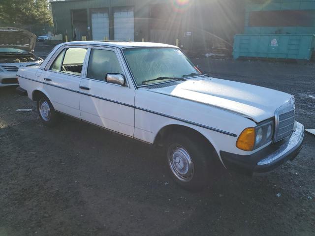 12313012125954 - 1979 MERCEDES-BENZ 300-CLASS WHITE photo 4