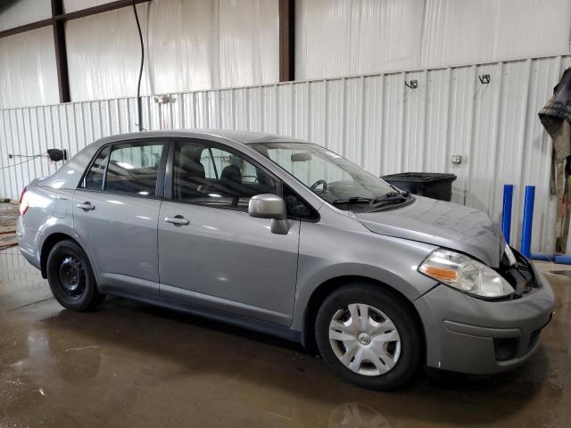 3N1BC1AP8BL405114 - 2011 NISSAN VERSA S ნაცრისფერი ფოტო 4