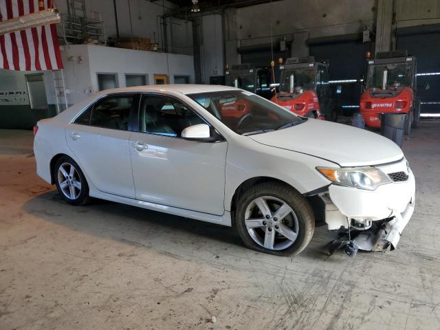 4T1BF1FK7EU464744 - 2014 TOYOTA CAMRY L 白色 照片 4