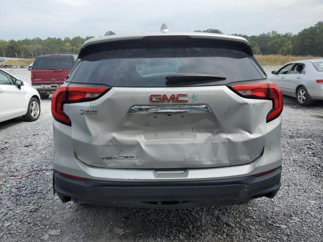 3GKALMEV1JL333145 - 2018 GMC TERRAIN SLE فضي صورة 6