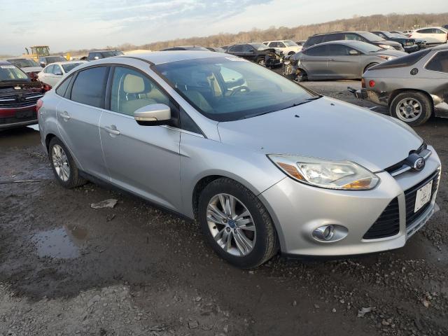 1FAHP3H22CL268028 - 2012 FORD FOCUS SEL SILVER photo 4