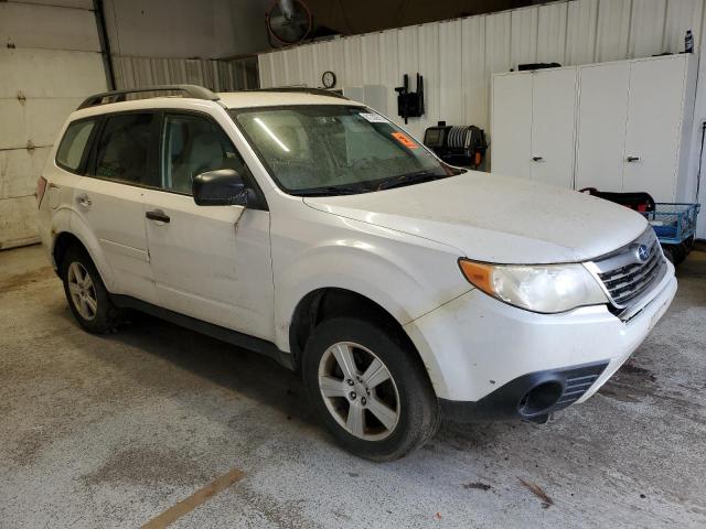 JF2SH6BC4AH909620 - 2010 SUBARU FORESTER XS WHITE photo 4