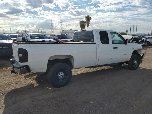 1GC2CVCG3BZ228594 - 2011 CHEVROLET SILVERADO C2500 HEAVY DUTY WHITE photo 4