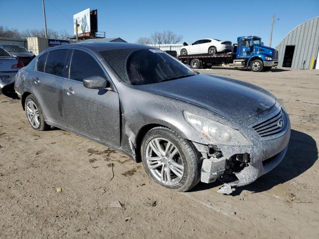 JN1CV6ARXFM523786 - 2015 INFINITI Q40 SILVER photo 4