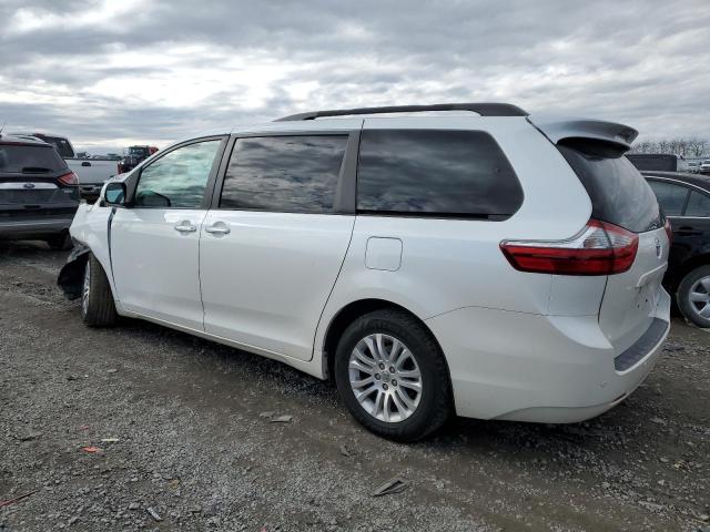 5TDYK3DC7FS591629 - 2015 TOYOTA SIENNA XLE WHITE photo 2