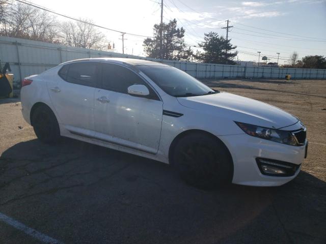 5XXGR4A63DG234541 - 2013 KIA OPTIMA SX WHITE photo 4